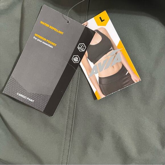 Avia Green Belted Cargo Pants Size Large - Picture 10 of 14